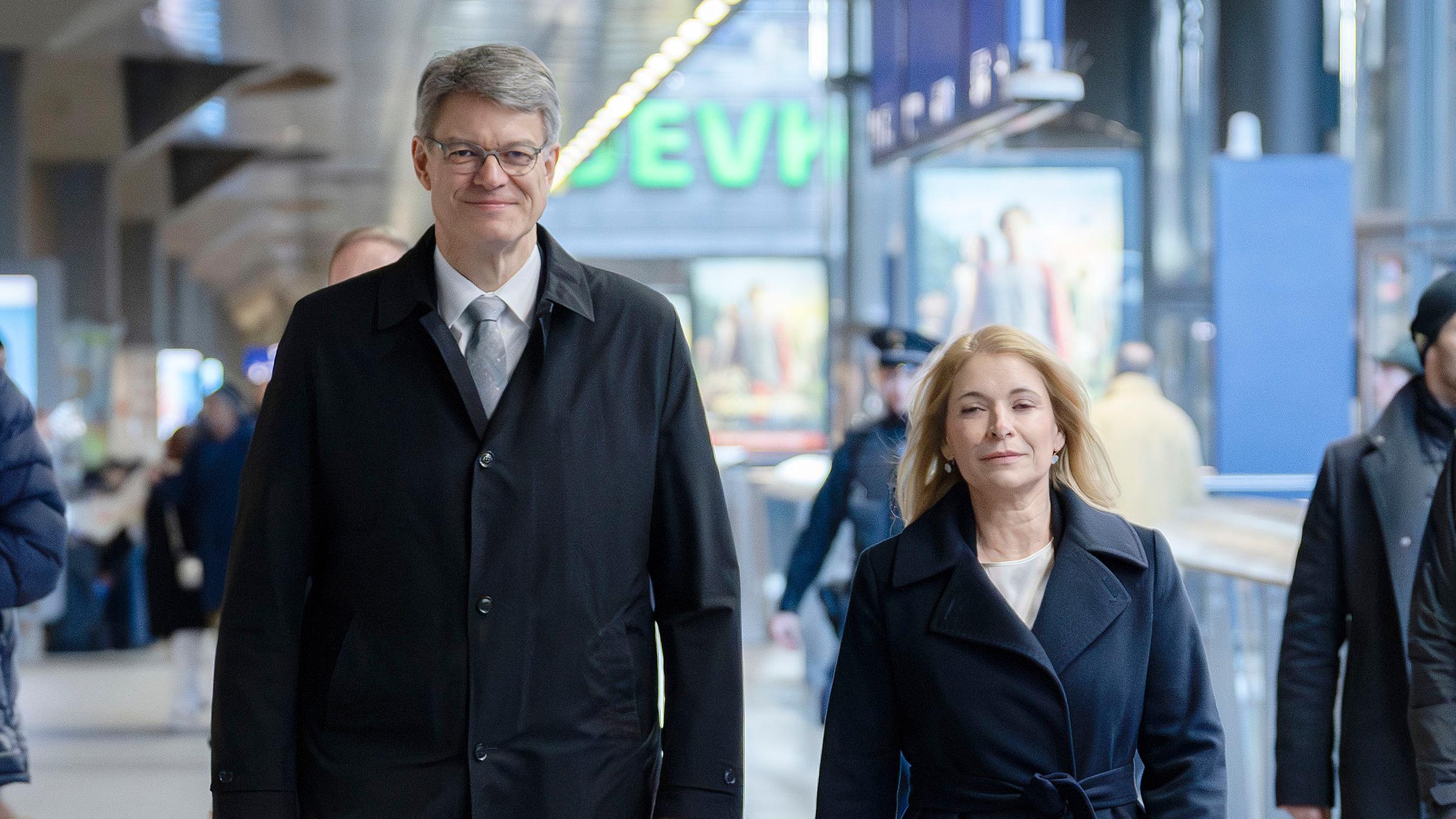 Bundesverkehrsminister Schnieder und Bahn-Chefin Palla