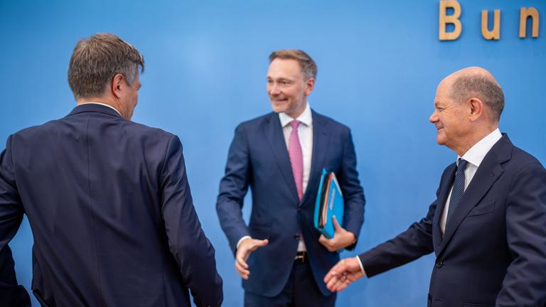 Olaf Scholz, Christian Lindner und Robert Habeck (v.r.n.l.)