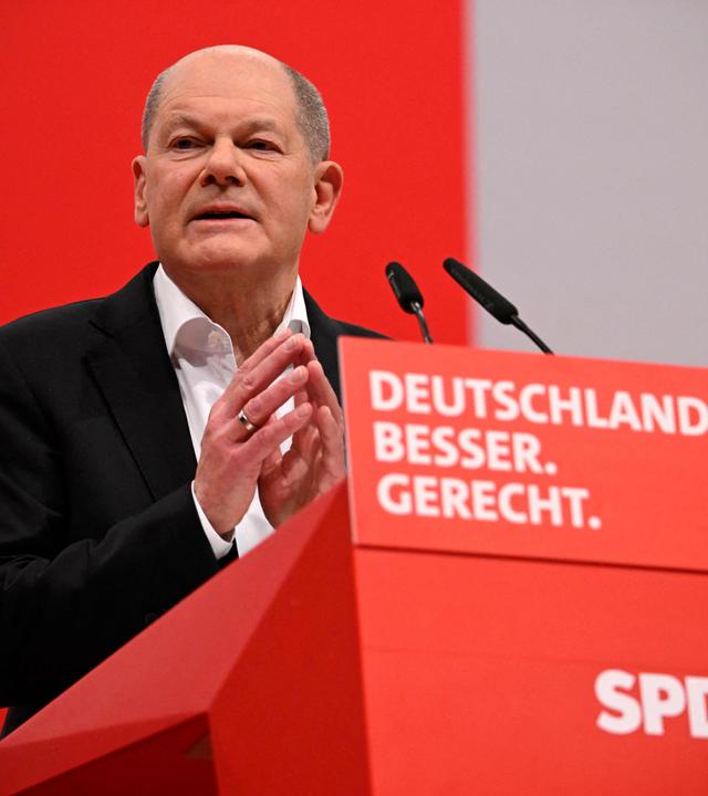 Kanzler Scholz verteidigte seine Haltung im Haushaltsstreit und sagte, es werde kein Abbau des Sozialstaats geben.