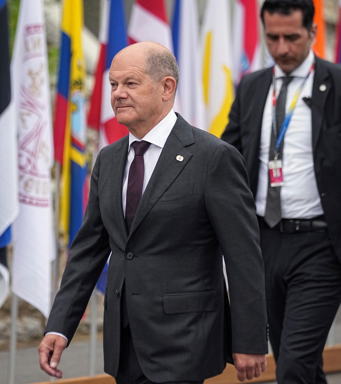 Scholz bei Friedenskonferenz in der Schweiz