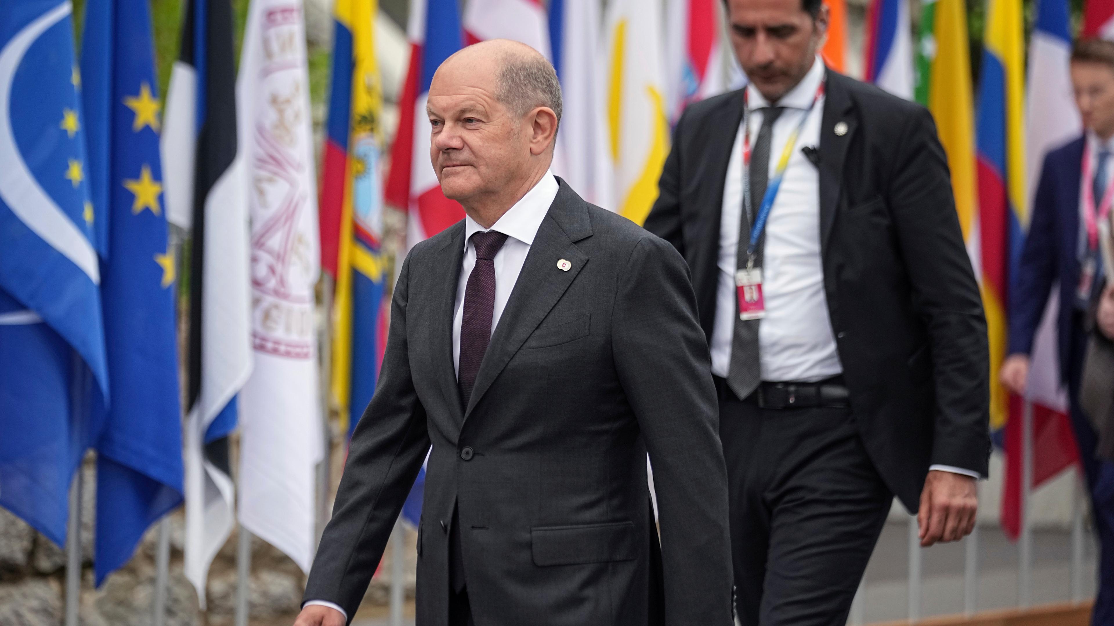 Scholz bei Friedenskonferenz in der Schweiz