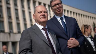 Olaf Scholz und Aleksander Vučić bei einem Besuch des Bundeskanzlers in Serbien. 