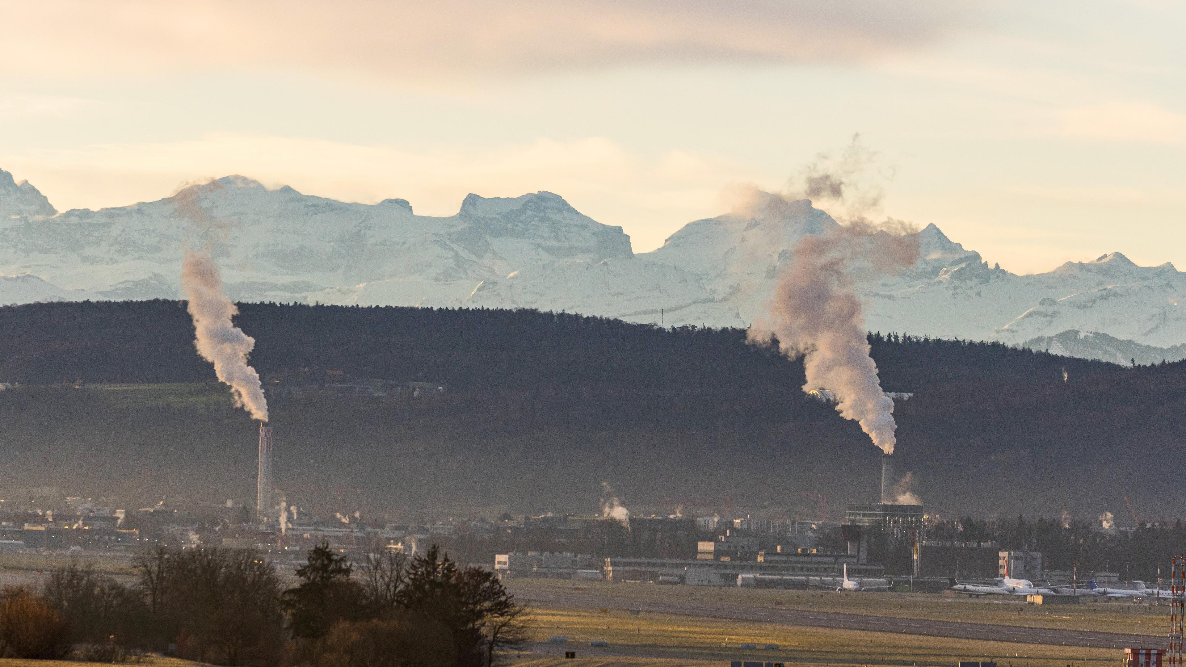 Das Zürchre Heizkraftwerk, sowie die Kehrichtverbrennungsanlage