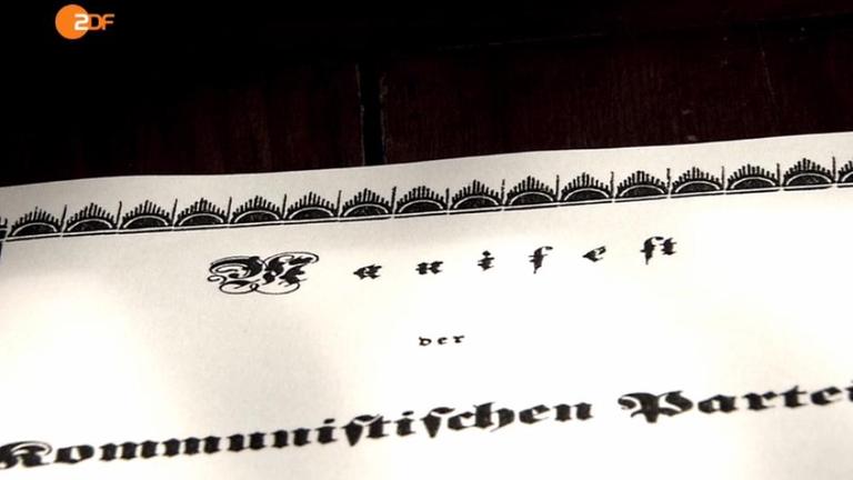 Schriftzug "Manifest der Kommunistischen Partei"