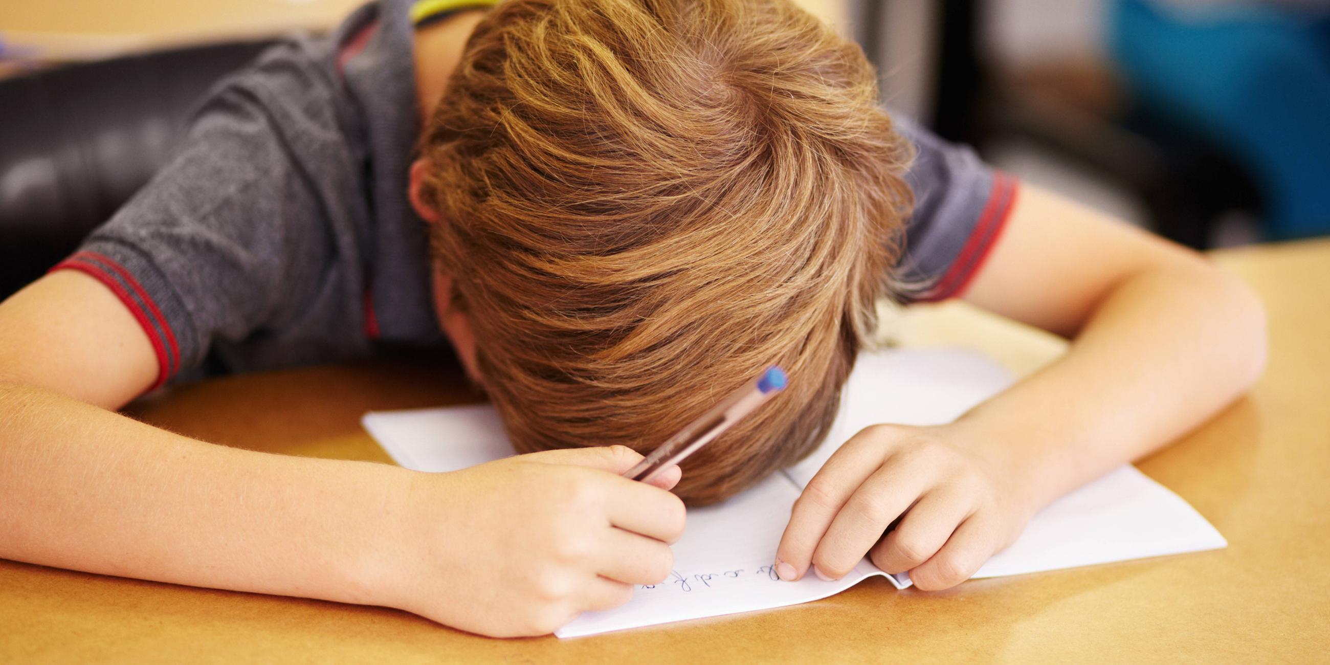 Schlafender Schüler