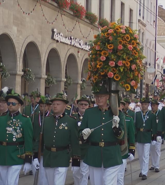 Umzug des Schützenverein in Neuss