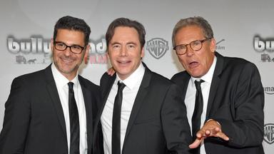 Bayern, München: Die Schauspieler Rick Kavanian (l-r), Michael Bully Herbig und Christian Tramitz kommen zur Premiere ihres Kinofilms "Bullyparade - Der Film" 