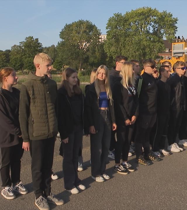 Schulklasse bei Marine