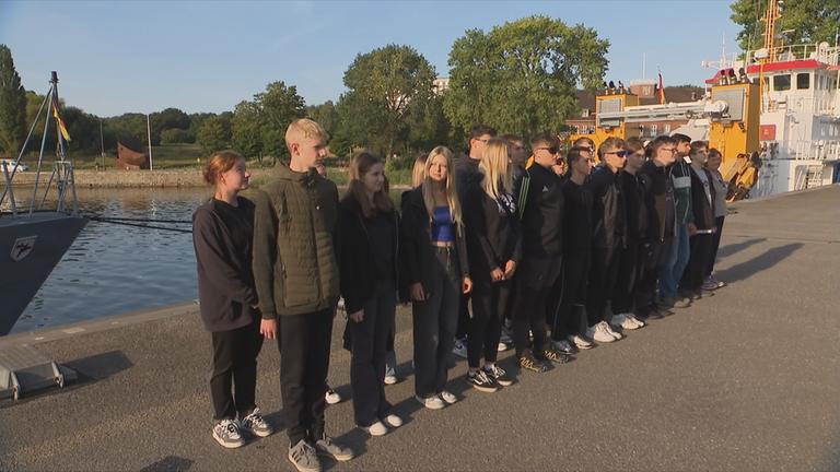 Schulklasse bei Marine