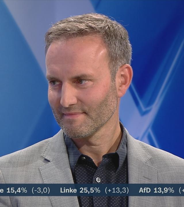 Enrico Schult von der AfD mit einer Reaktion zur Landtagswahl in Mecklenburg-Vorpommern.