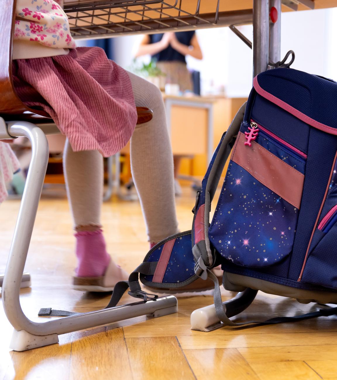 Symbolbild: Schulkinder einer zweiten Klasse sitzen am ersten Schultag nach den Sommerferien in ihrer Klasse in der Grundschule an der Kirchenstraße. F