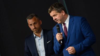 Sachsen-Anhalts Ministerpräsident Schulze (r.) und AfD-Spitzenkandidat Siegmund