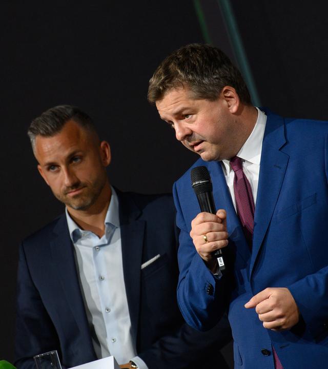Sachsen-Anhalts Ministerpräsident Schulze (r.) und AfD-Spitzenkandidat Siegmund