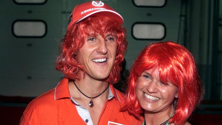 Die Frau an seiner Seite: Corinna und Michael sind seit 1995 verheiratet. Im Jahr 2000 können sie Schumis ersten WM-Titel für Ferrari feiern.