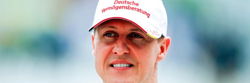 So bleibt nur die Hoffnung, dass dieser einzigartige Rennfahrer eines Tages wieder vollständig gesund wird. Auch wenn öffentlich nicht bekannt ist, wie es "Schumi" derzeit geht.