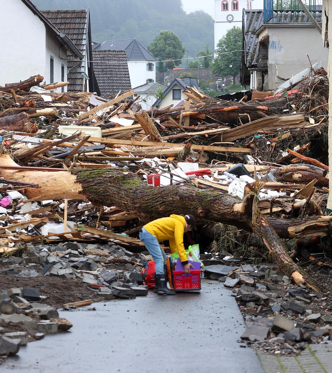 Archiv: chutt in den Straßen von Schuld nach dem Hochwasser