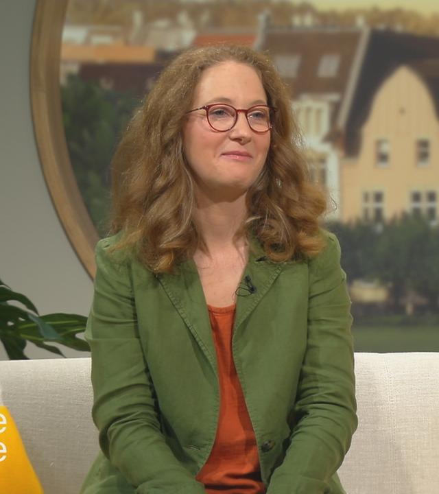 Susanne Niemann auf dem Volle Kanne Sofa