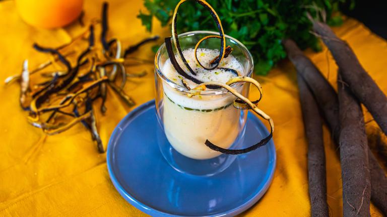 Schwarzwurzelsüppchen mit Petersilienöl