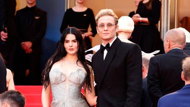 Ruby O. Fee und Matthias Schweihöfer posieren auf den Stufen von Cannes für die Promi-Fotografen, Archiv: 14.05.2024