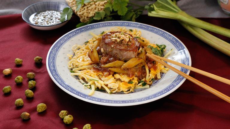 Schweinemedaillons süß-sauer mit Rhabarber