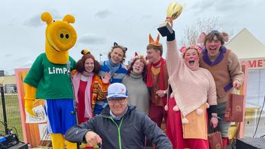 Estland sucht den besten Schweine-Imitator