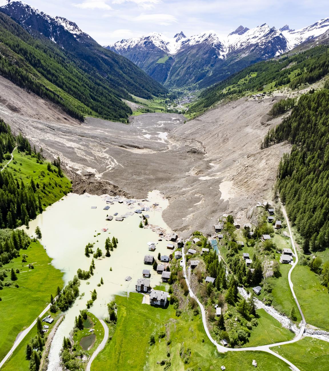 Das nach dem Bergsturz verschüttete Dorf Blatten.