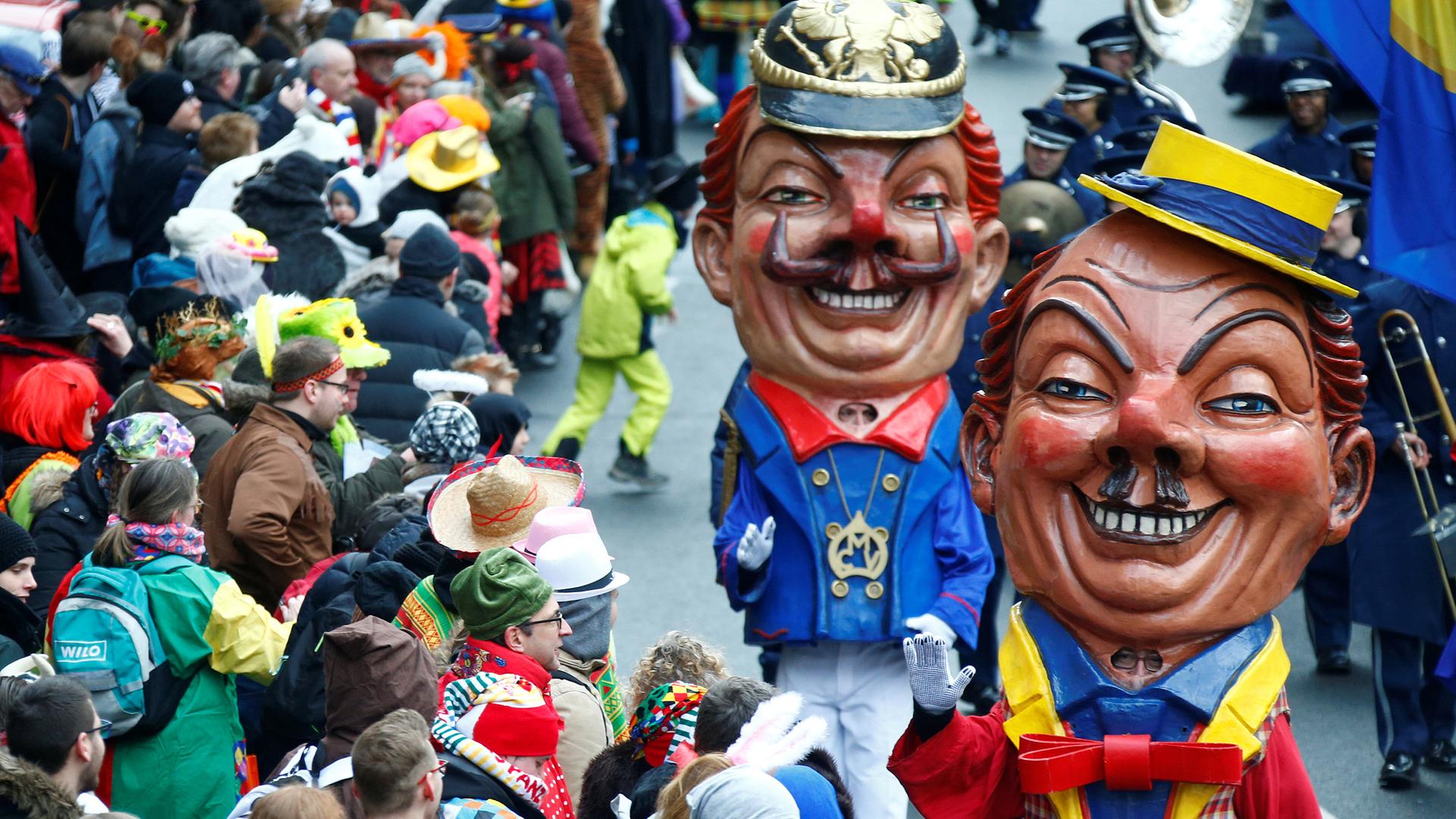 Rosenmontag am Rhein - Mainz: Die Meenzer Schwellköpp