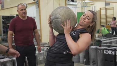 Frau beim Training