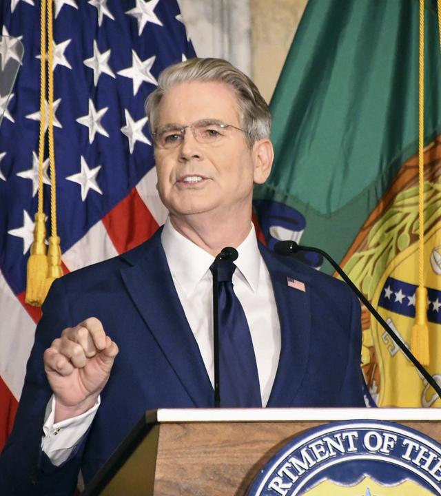 US-Finanzminister Scott Bessent spricht auf einer Pressekonferenz über zusätzliche Sanktionen gegen den Iran. 