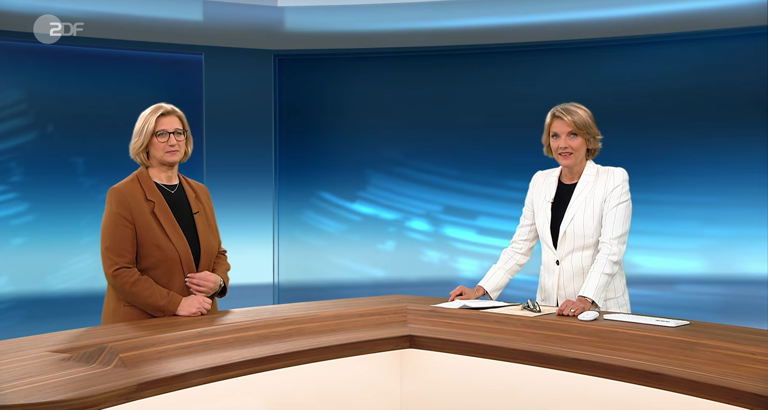 Marietta Slomka und die saarländische SPD-Ministerpräsidentin Anke Rehlinger sprechen im Studio