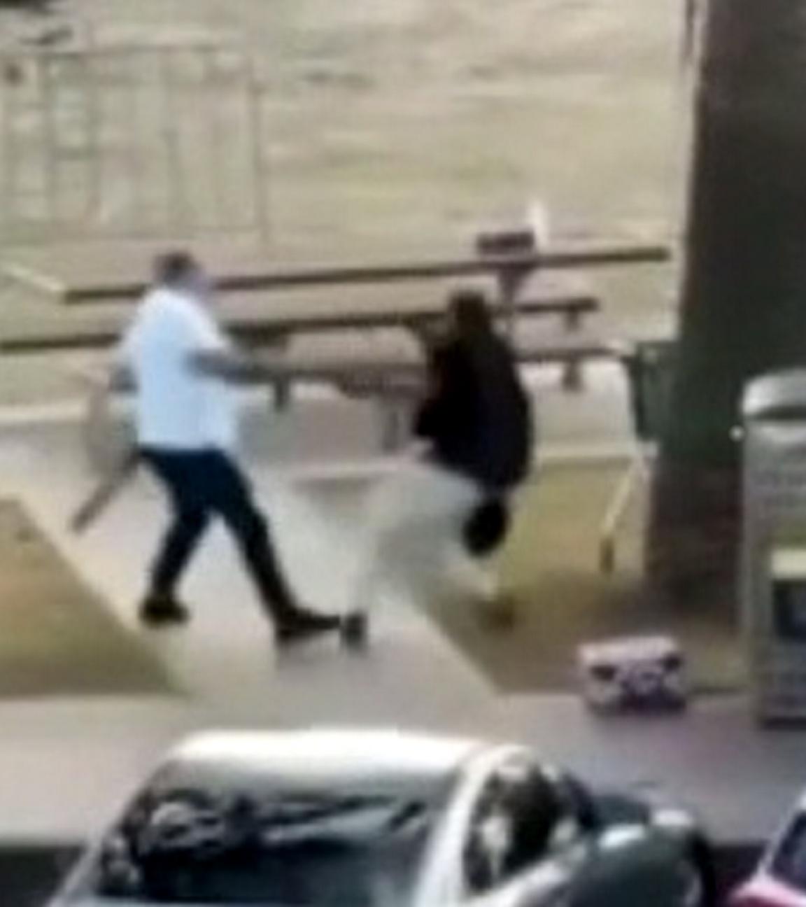 Sydney: Bürgerheld entwaffnet Angreifer bei Schießerei am Bondi Beach.