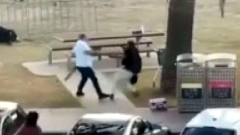 Sydney: Bürgerheld entwaffnet Angreifer bei Schießerei am Bondi Beach.