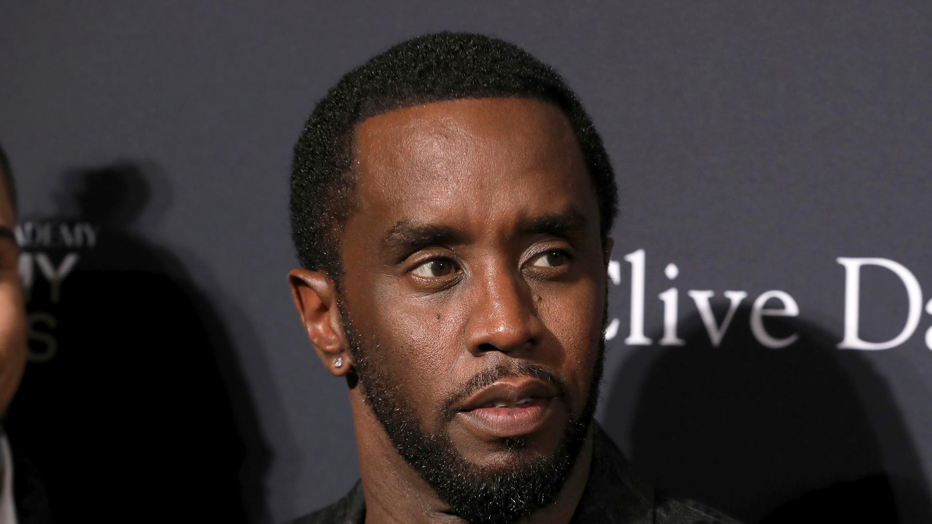 Sean Combs bei der Pre-Grammy Gala And Salute To Industry Icons im Beverly Hilton Hotel. 