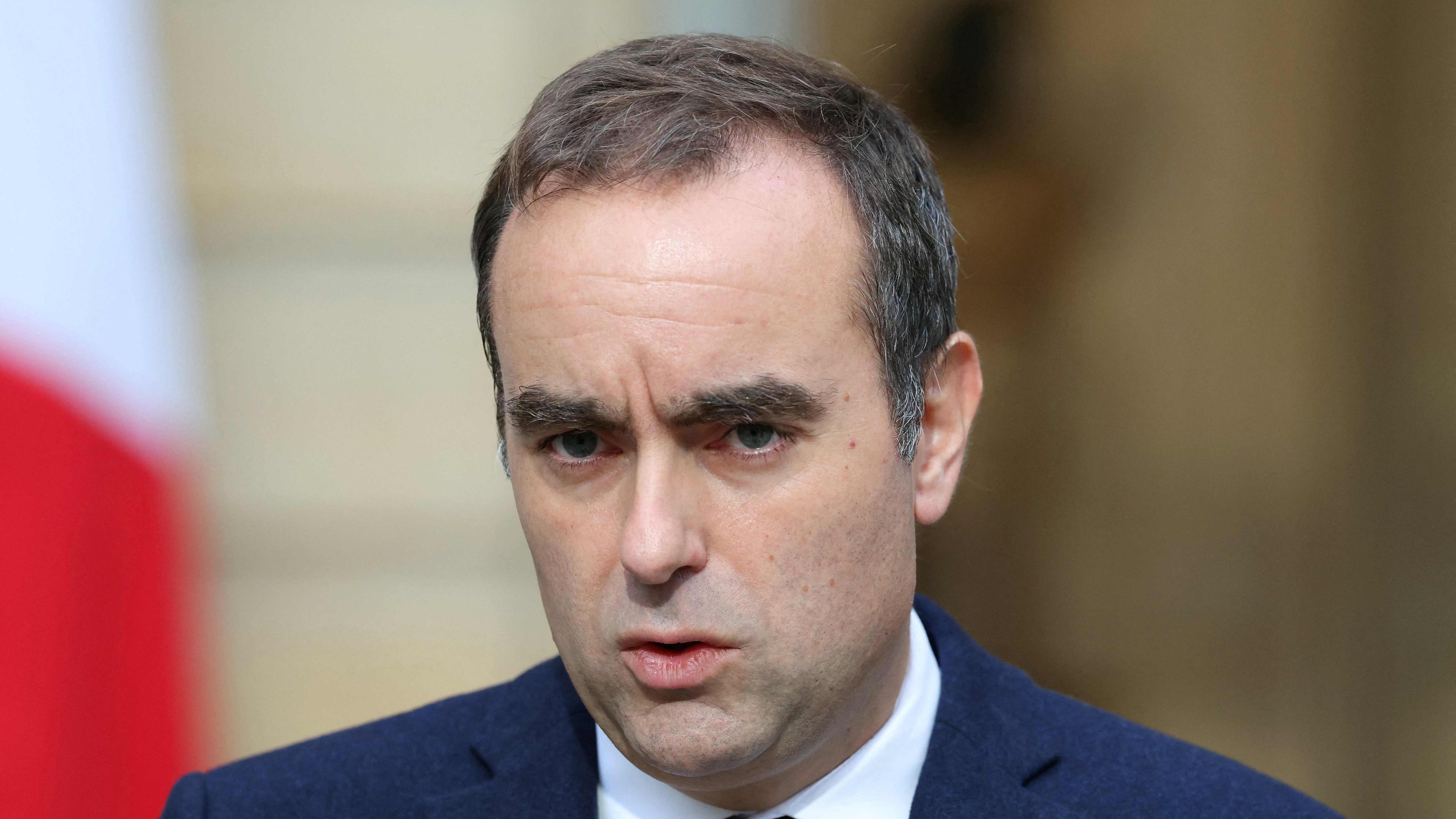 Französischer Premierminister Sebastien Lecornu bei einer Erklärung im Hôtel Matignon, Paris, Oktober 2025.