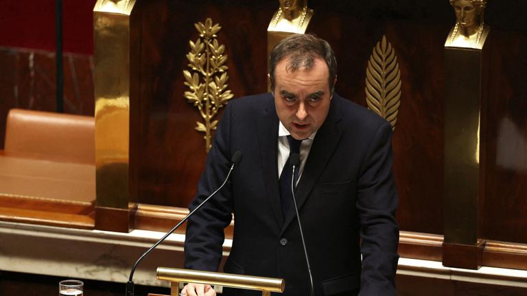 Frankreichs Premierminister Sébastien Lecornu spricht am 14. Oktober 2025 in der Nationalversammlung in Paris zu den Abgeordneten.