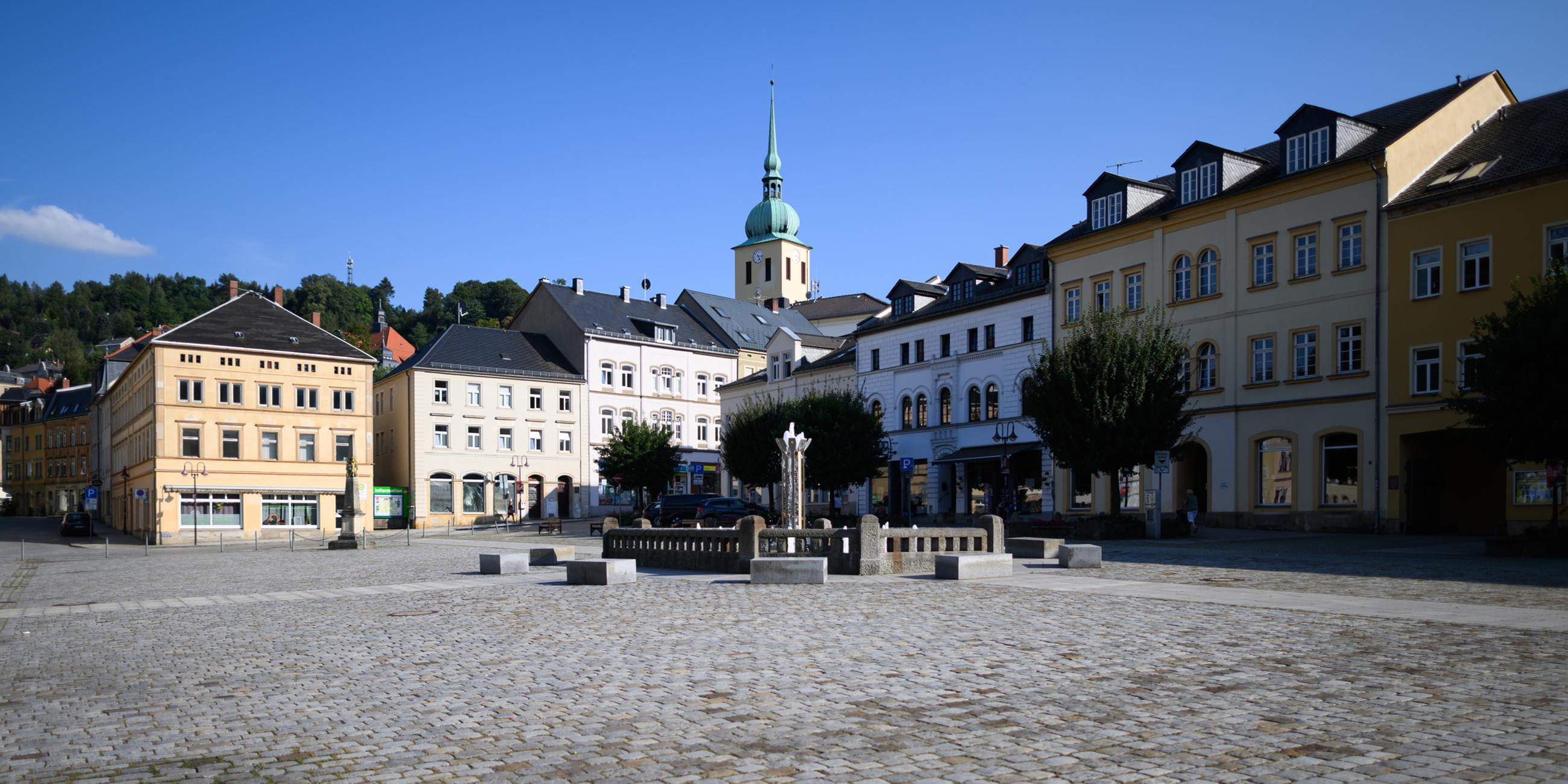 Blick auf den Markt der Großen Kreissstadt im Landkreis Sächsische Schweiz-Osterzgebirge