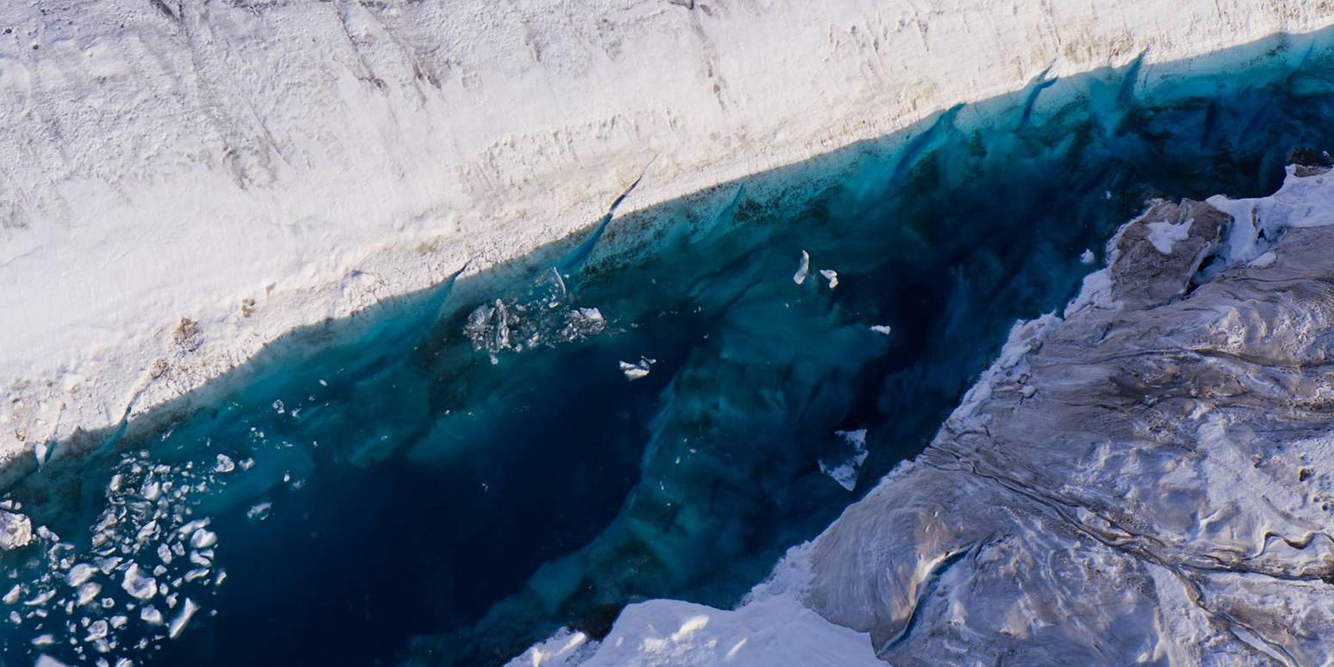Auf einem Gletscher in Grönland hat sich ein See gebildet (undatiertes Foto). 