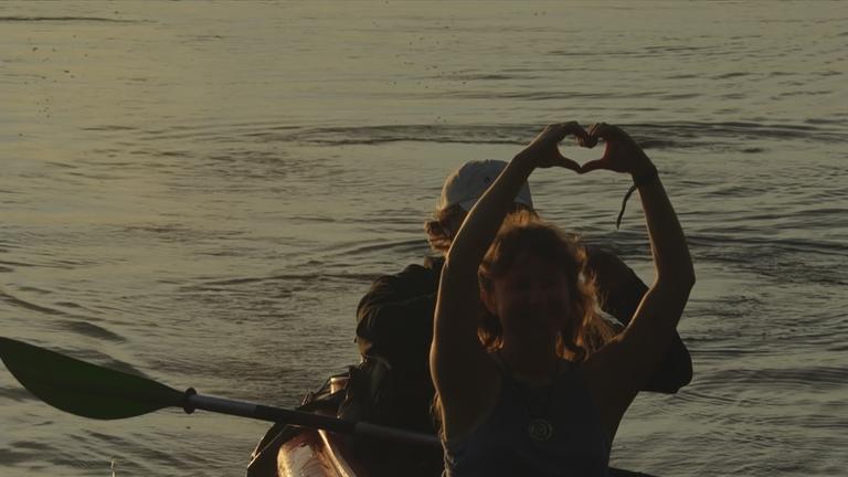 Paddelboot auf einem See in Lettland