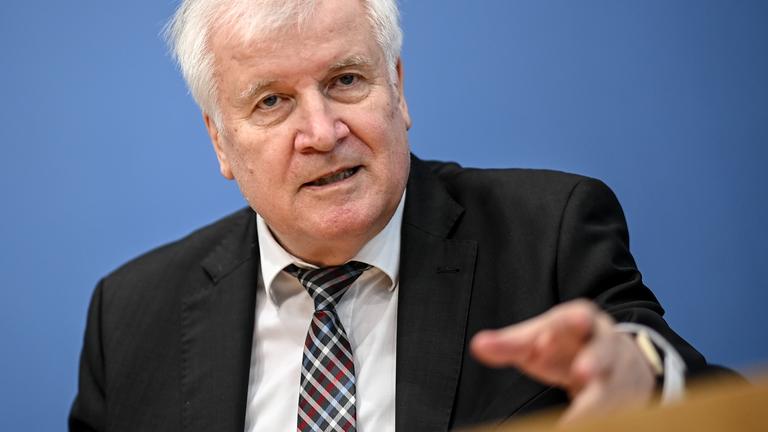 Bundesinnenminister Horst Seehofer bei einer Pressekoferenz.