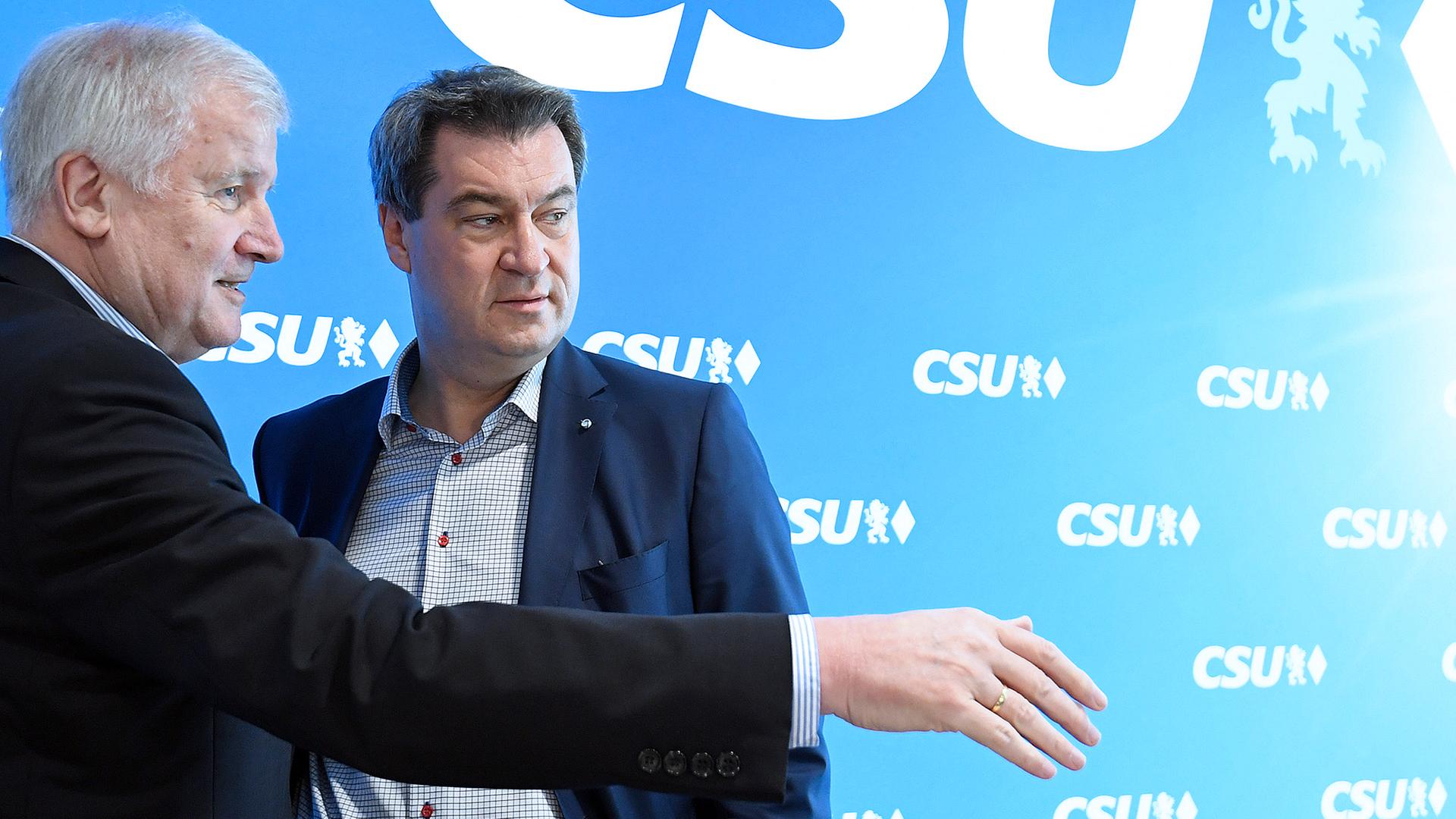 Archiv: Horst Seehofer mit Markus Söder, aufgenommen am 12.05.2018 in München
