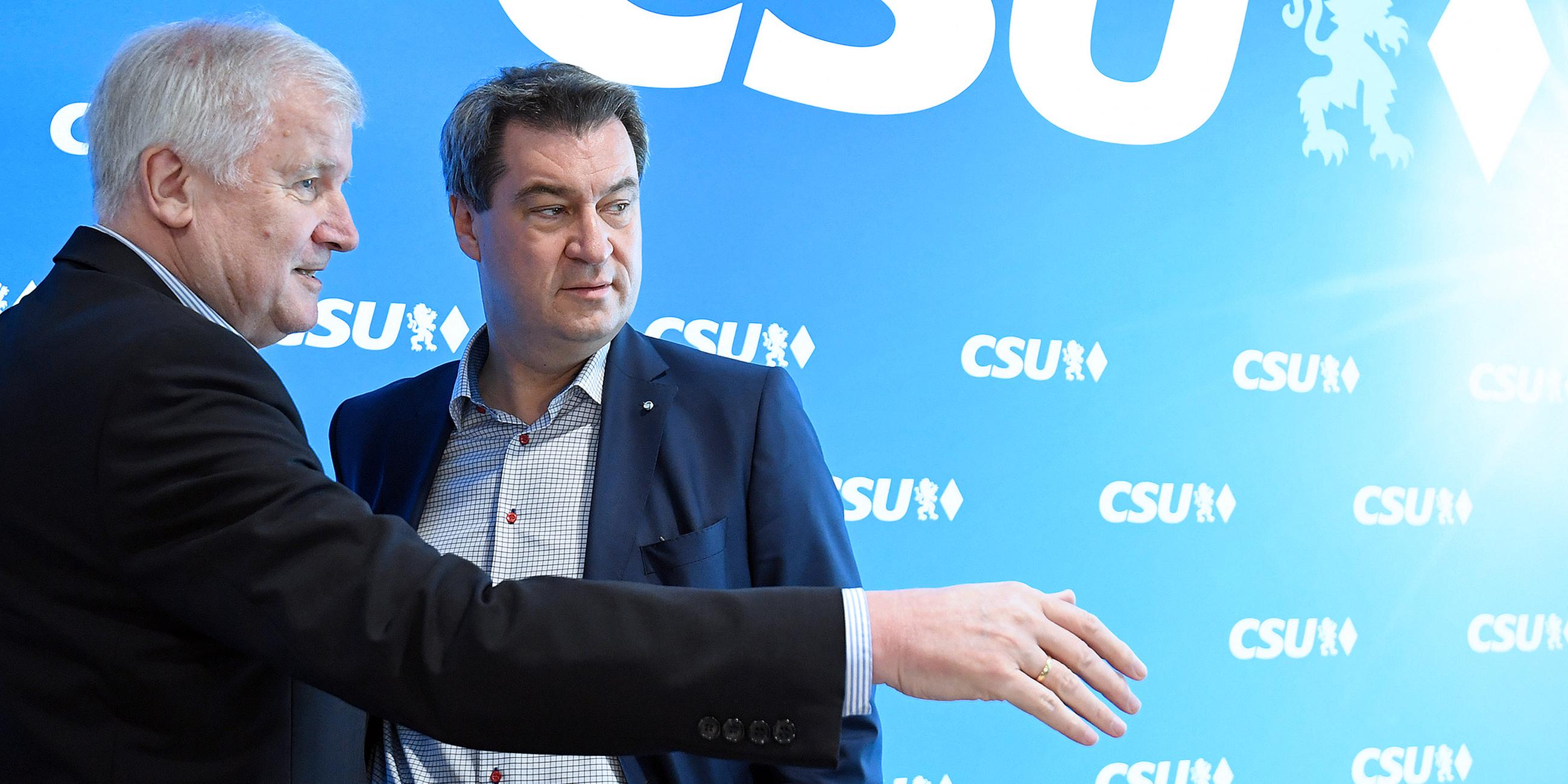 Archiv: Horst Seehofer mit Markus Söder, aufgenommen am 12.05.2018 in München