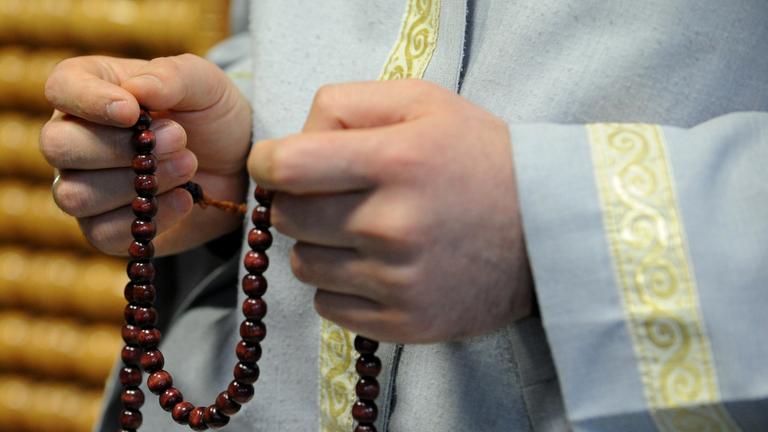 Damit auch muslimische Soldaten Hilfe bei psychischen Belastungen erhalten, bekommen sie einen Imam als religiösen Seelsorger gestellt.