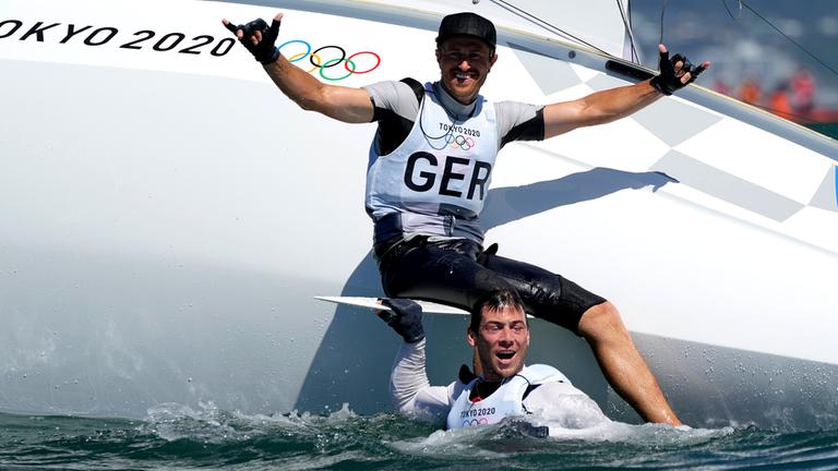 Erik Heil und Thomas jubeln über Bronze.