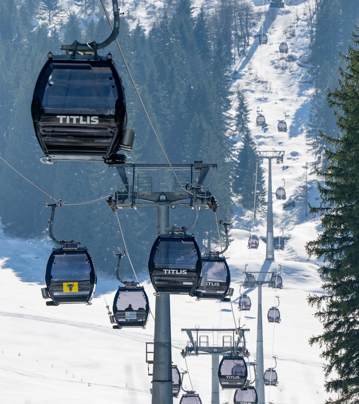 Gondeln der Gondelbahn Engelberg-Titlis am 18.03.2026.