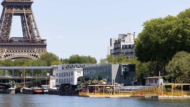 Das Foto zeigt eines der Schwimmbäder in der Seine vor der Eröffnung. AUdgenommen am 3 Juli 2025.