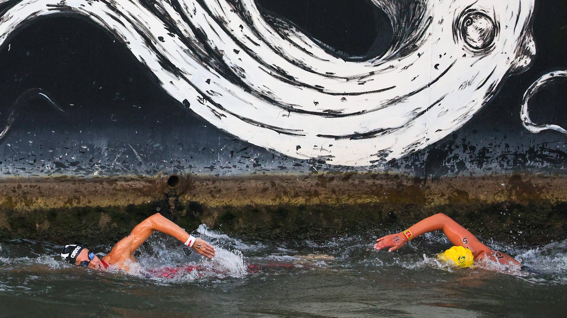 Olympische Schwimmer in der Seine