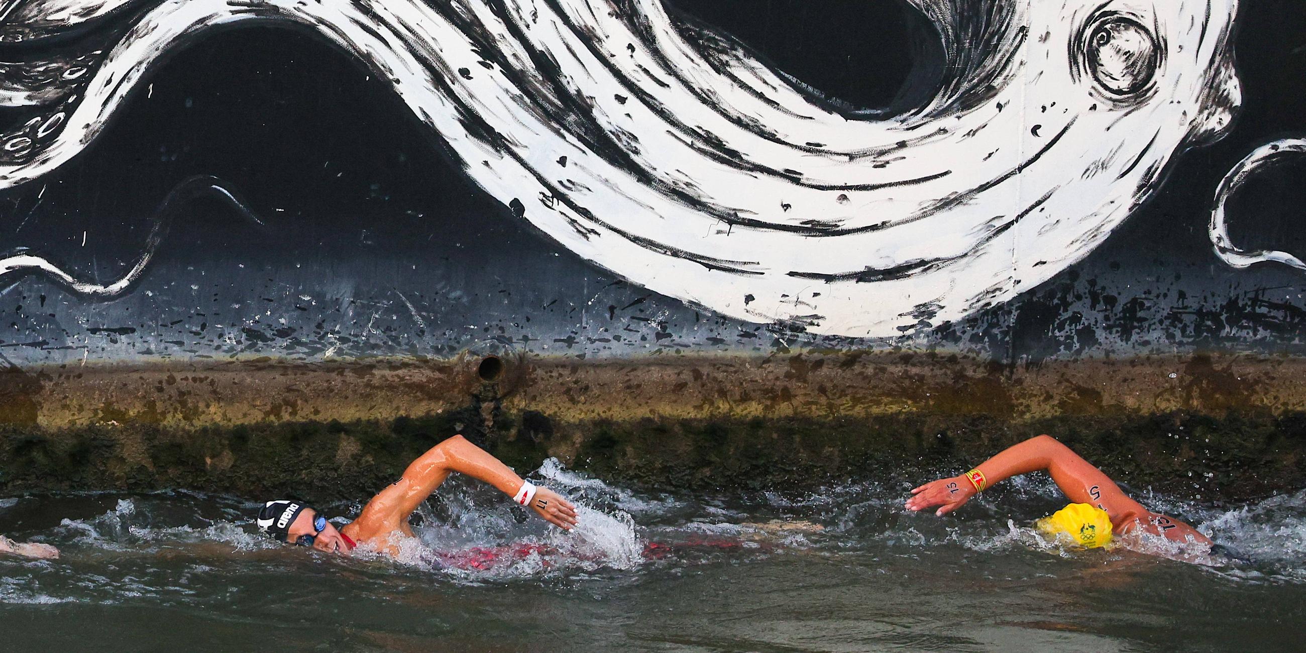 Olympische Schwimmer in der Seine