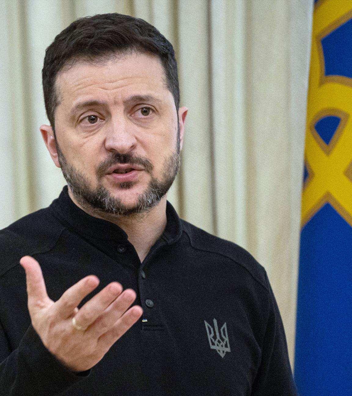 28.03.2025, Kiew, Ukraine: Der ukrainische Präsident Wolodymyr Selenskyj spricht während eines Briefings in Kiew.