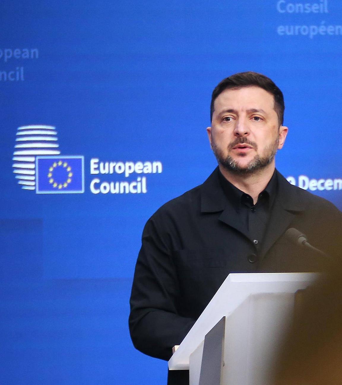 Ukrainischer Präsident Wolodymyr Selenskyj auf einer Pressekonferenz im Europa-Gebäude beim Europäischen Rat.