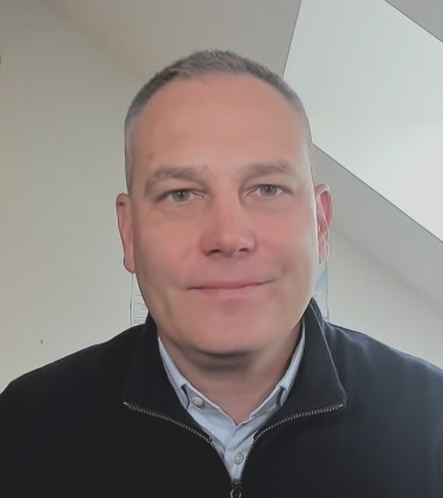 Politikwissenschaftler Gressel per Videocall